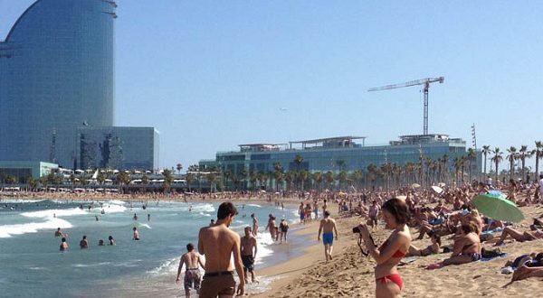 Барселонская мэрия 7 мая открывает пляжный сезон