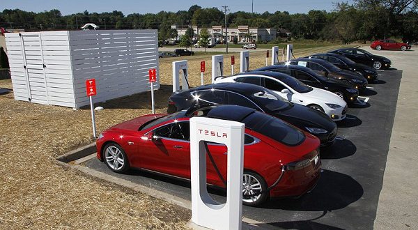 В Испании открывается еще одна станция зарядки батарей Tesla