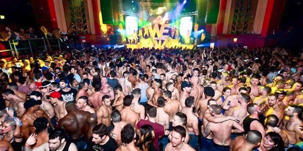 Все цвета радуги: «We party New Year Festival»