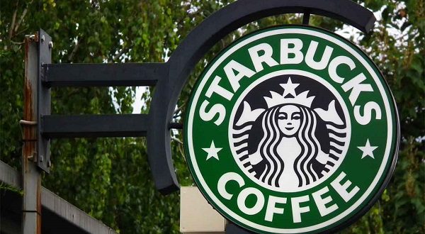 Политика Starbuсks не понравилась неонацистам