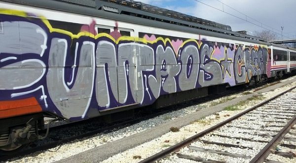 Граффити причиняет убытки железнодорожникам