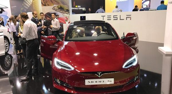 Автопроизводитель Tesla открывает первый салон в Испании