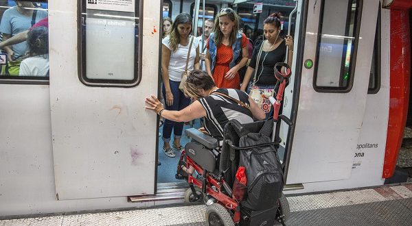 Мэрия Барселоны открыла центр, где инвалиды могут взять напрокат коляску недорого