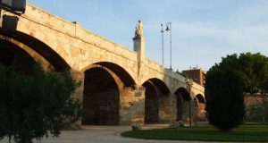 Мост Сан-Хосеп, построенный в 15 веке, станет пешеходным