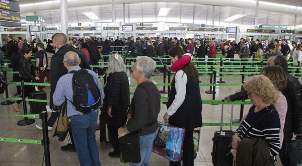 Испанию трясет от забастовок работников аэропортов