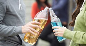 В Испании обсуждается закон о прохождении тестов на алкоголь подростками