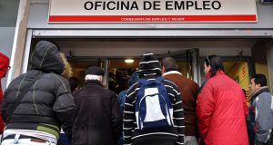 - 500 000: безработица пошла на спад