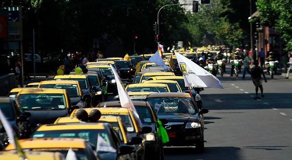 Таксисты провели забастовку в Барселоне