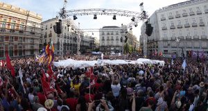 «Объединение левых» и Podemos требуют отставки Рахоя