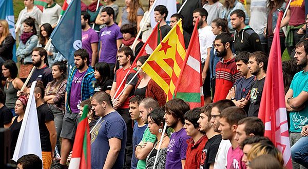 Каталонские студенты поддерживают проведение референдума о независимости