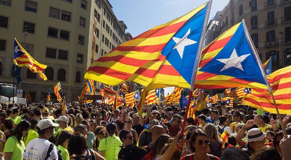 Испанская разведка обвинила Россию в причастности к событиям в Каталонии