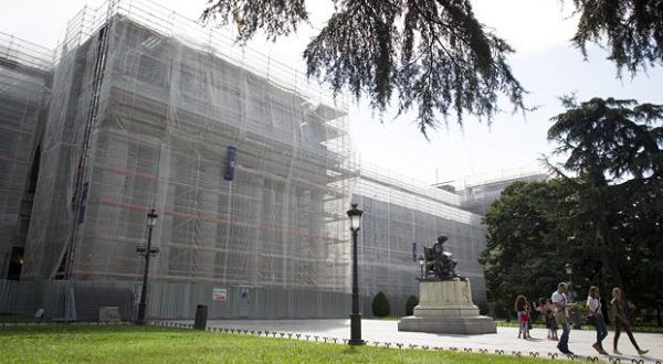 Музея Прадо на время ремонта закроют расписным полотном