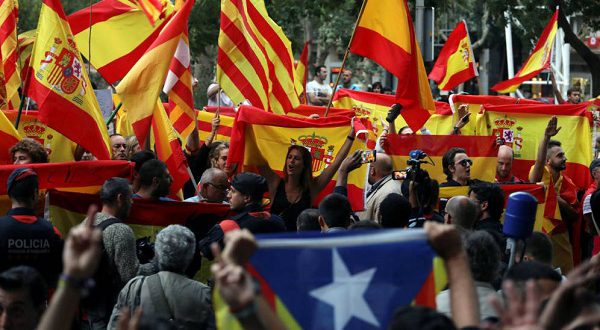 В столице Каталонии зафиксирована массовая стычка полиции и сепаратистов