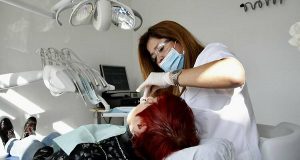 В Барселоне развивается программа муниципальной стоматологии с доступными ценами